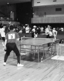 盛り上がった卓球競技での一コマ