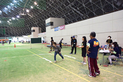 フライングディスク競技（長浜バイオ大学ドーム）の様子
