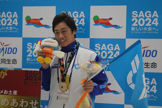 水泳競技25mバタフライで大会新記録を樹立した木内克哉選手